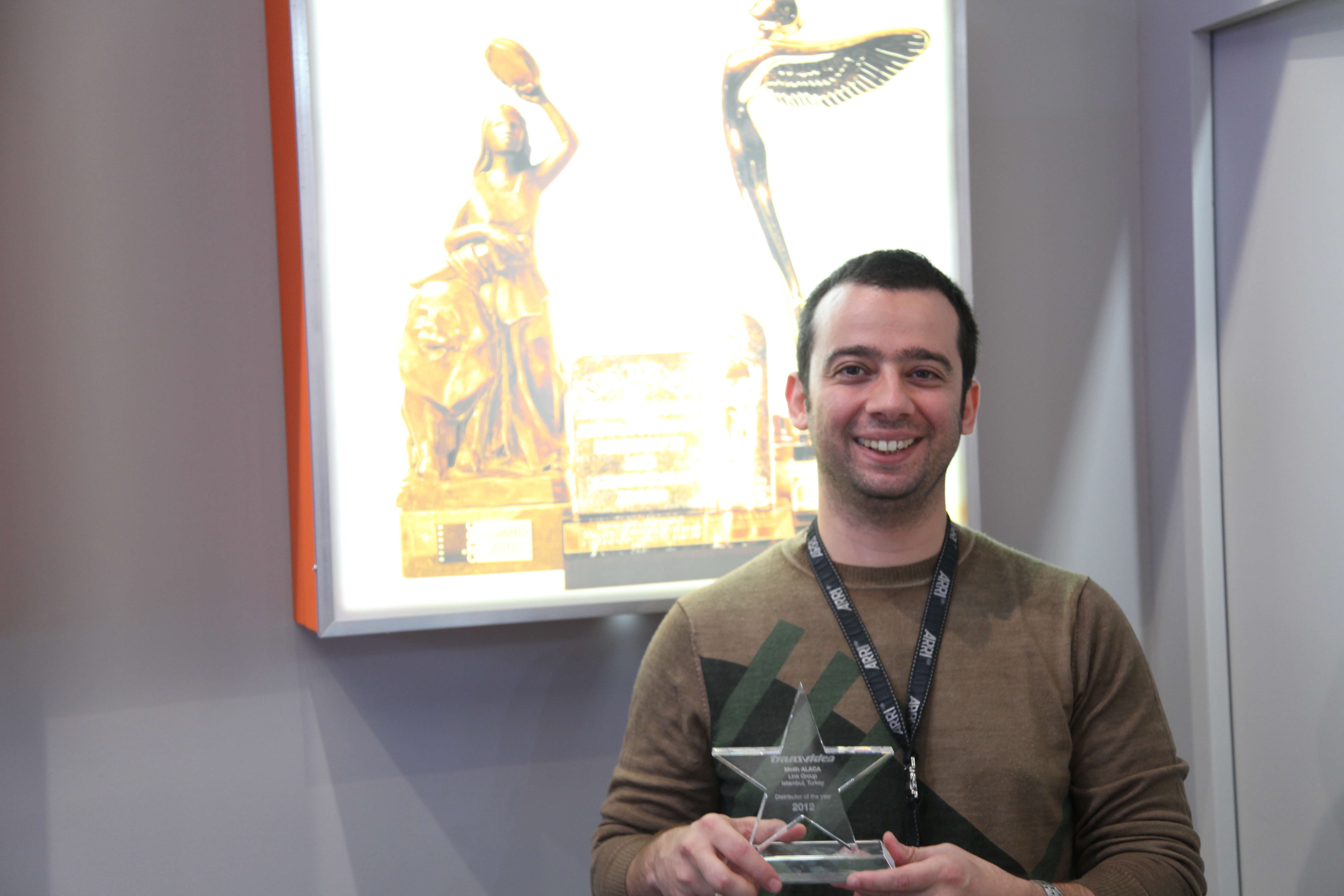 Melih ALACA received the DIstributor of the Year Award from TRANSVIDEO